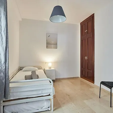 El Palmeral Ha Free Parking