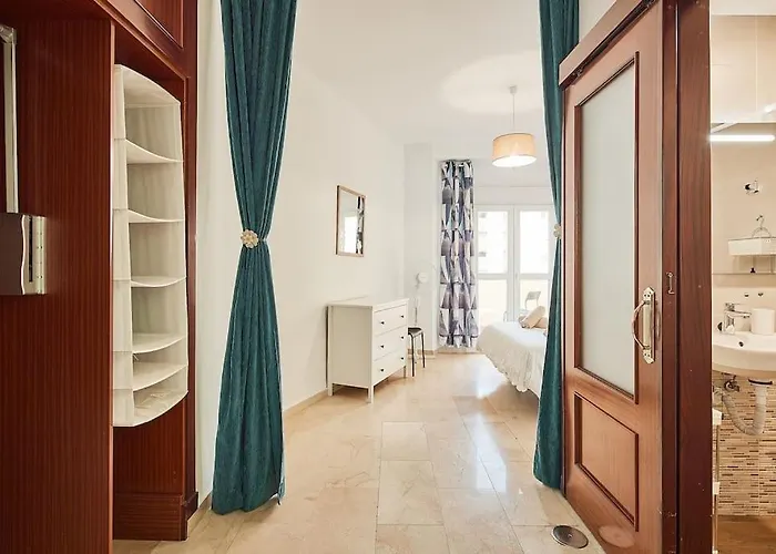 El Palmeral Ha Free Parking Cadiz